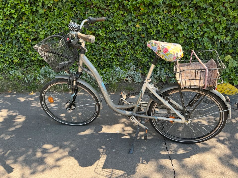 Kalkhoff Damenfahrrad mit tiefen Einstieg in Magdeburg