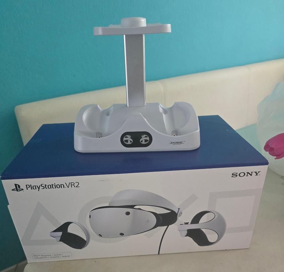 Playstation VR2 Brille + Ladestation (mit Headsetständer, LED OVP in München