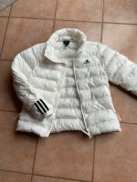 Adidas Daunenjacke Winterjacke in weiß Gr. XS neuwertig Nordrhein-Westfalen - Barntrup Vorschau