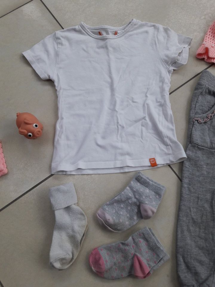 Baby-Set Kleidung Hose T-Shirt Bolero Mütze Gr. 92 in Rastdorf