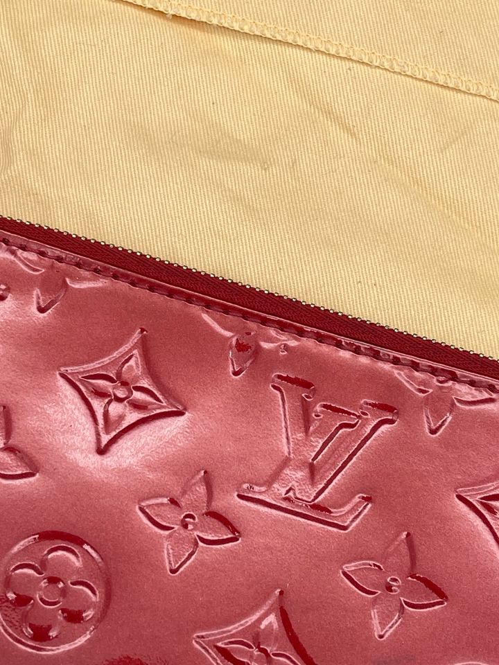 Louis Vuitton Pochette NM Vernis , rot in Lohmar