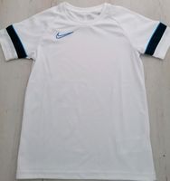Nike T-Shirt Sportshirt  Gr. 134/140 Sachsen - Dohna Vorschau
