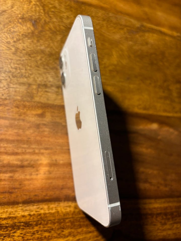 Apple iPhone 12 mini 128GB weiß in München