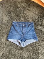 Jeansshorts Shorts Denim blau high waist H&M Größe 40 Baden-Württemberg - Wüstenrot Vorschau