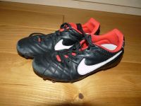 Fussballschue Nike Tiempo schwarz Gr. 35 Sachsen - Höckendorf Vorschau