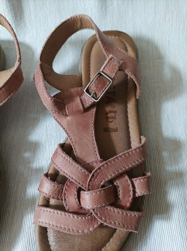 Schöne Ledersandalen von Ricosta für Mädchen in Hamburg