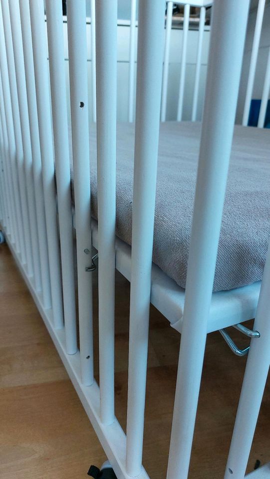 Gitterbett / Laufstall / Babybett in Butzbach