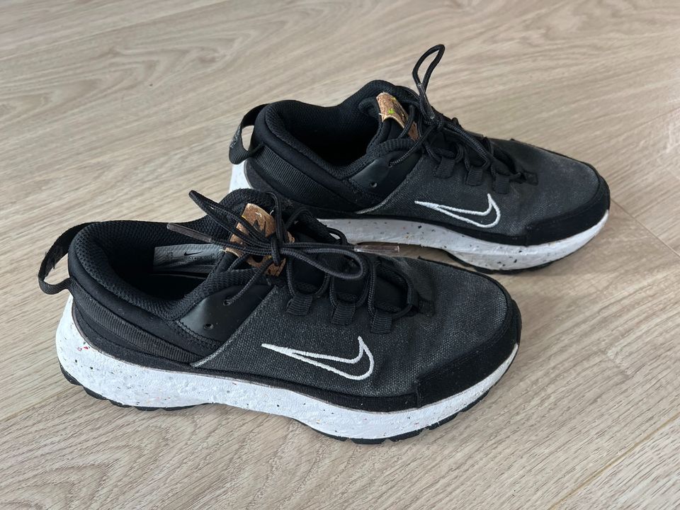 Nike Schuhe Gr. 37,5 in Fuldatal