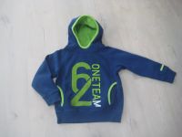 Ein Kapuzenhoodie von one Team "62 in Gr. 110-116 Niedersachsen - Vienenburg Vorschau