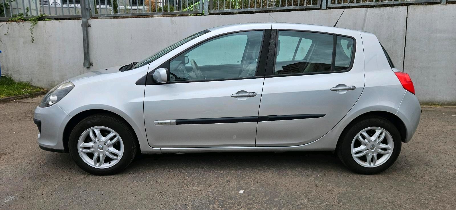 Abbildung des Autos Renault Clio 1.6 16v