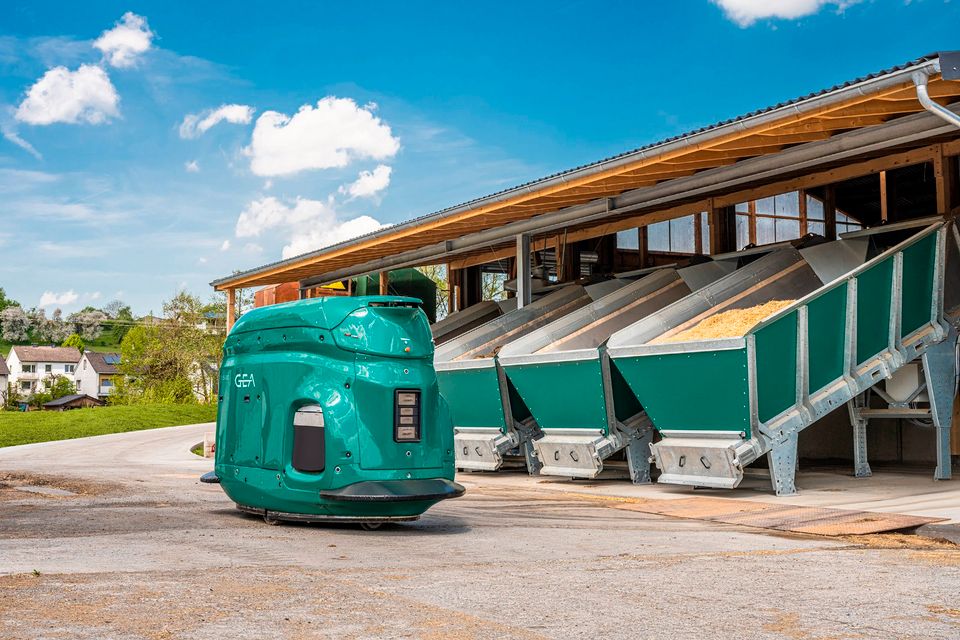 GEA DairyFeed F4500 selbstfahrender Fütterungsroboter in Bad Waldsee