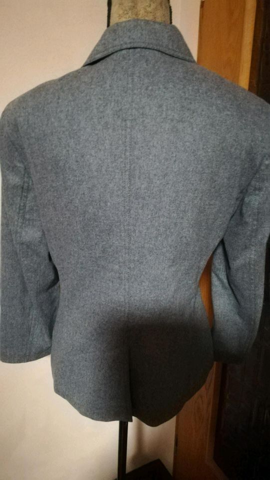 Escada Blazer grau 70% Wolle Größe 40 Top Zustand in Duisburg