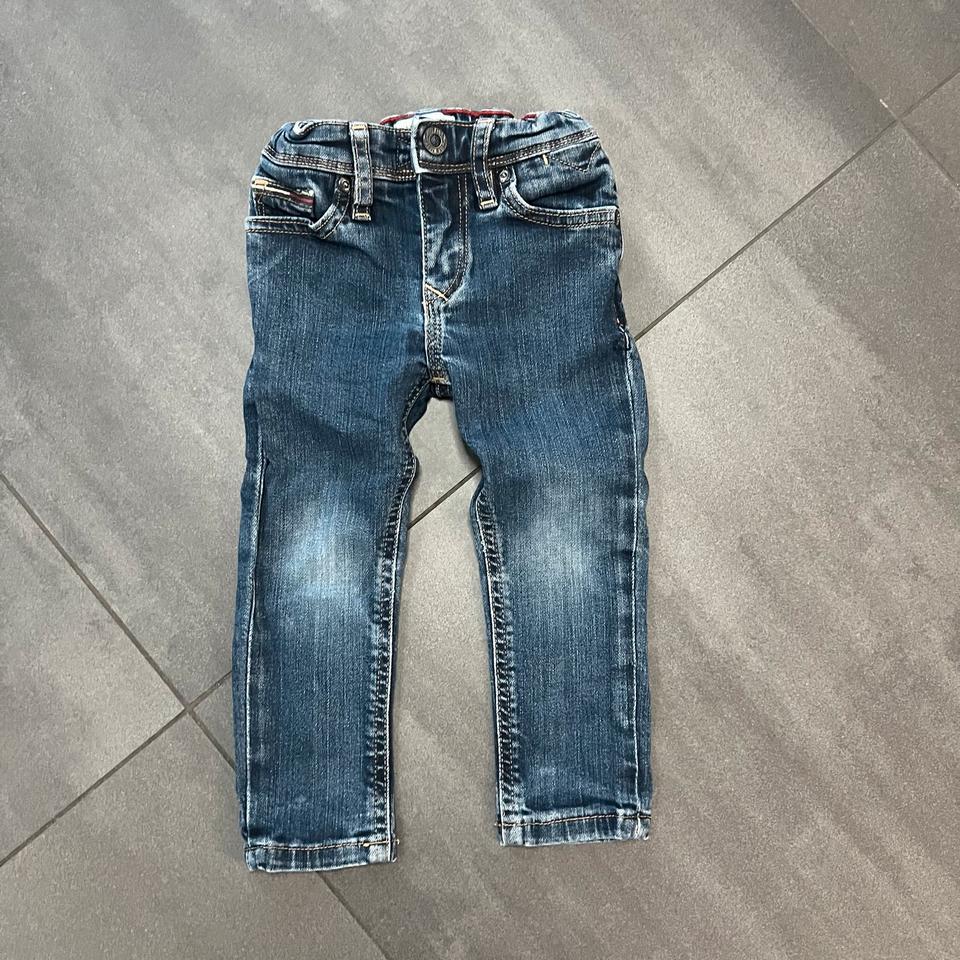 Schöne Tommy Hilfiger Jeans Hose Jeanshose blau Größe 86 in Mauer