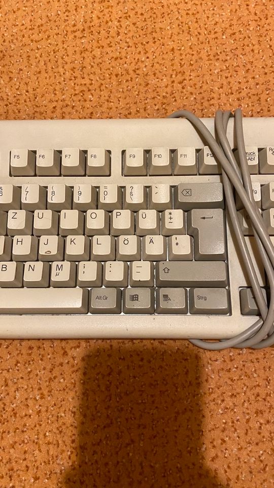 Tastatur von IBM - Model „KB-8926D0“ in Köln