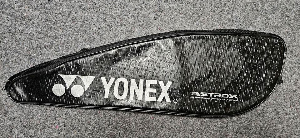 001 Yonex  Astrox Schlägertasche Badminton in Eimeldingen