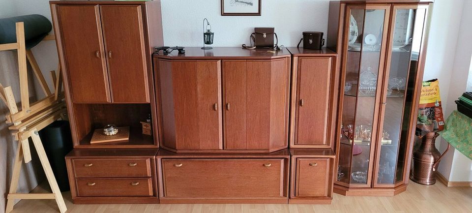 Anbauwand und Sideboard in Baunatal