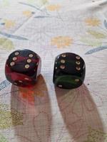 2x DDR Würfel Kunstharz Catalin ca. 3,4 cm 42 Gr. Rot&grün Berlin - Spandau Vorschau