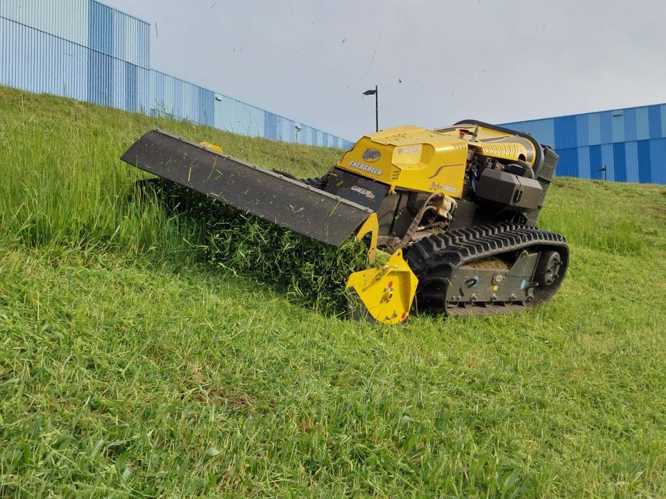 Lohn-Arbeiten mit Mähraupe, Mulchen, Forstmulcher, Energreen Raup in Viersen