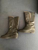 ARA Lederstiefel mit Fell Größe 3,5 (35/36?) Friedrichshain-Kreuzberg - Friedrichshain Vorschau