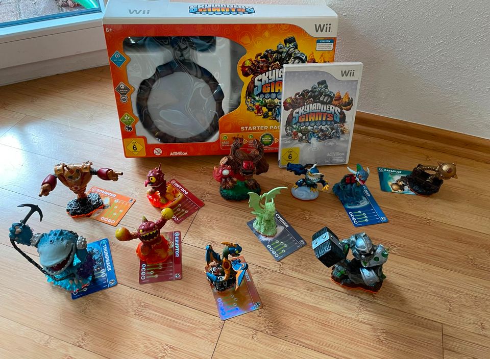 Wii Skylanders Giants Starter Pack + Glow in the Dark Cynder in Arnsberg