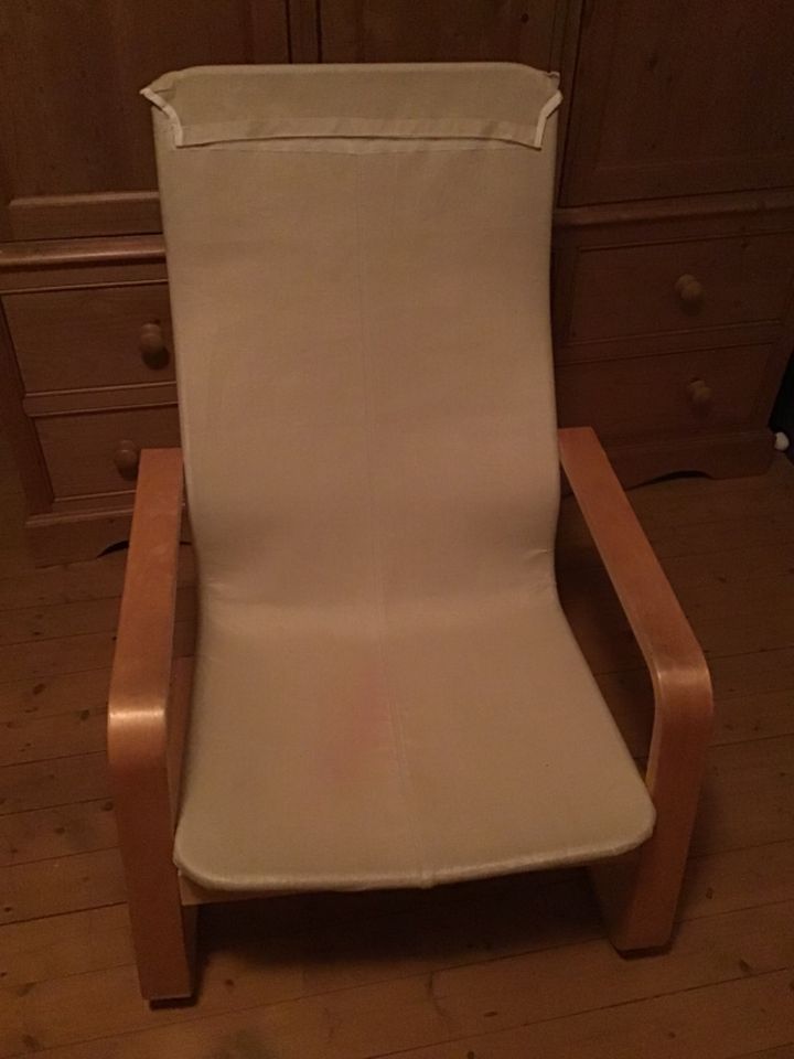 Sessel und Hocker Poäng von Ikea. Roter waschbarer Bezug in Reppenstedt