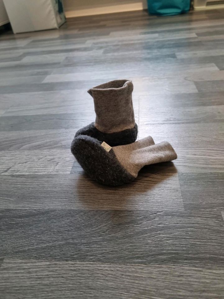 Iobio wollschuhe Hausschuhe Socken Baby in Oldenburg