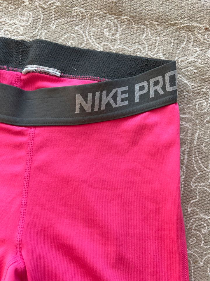 Nike Sport Hose Neon Pink Gr. XS in Pullach