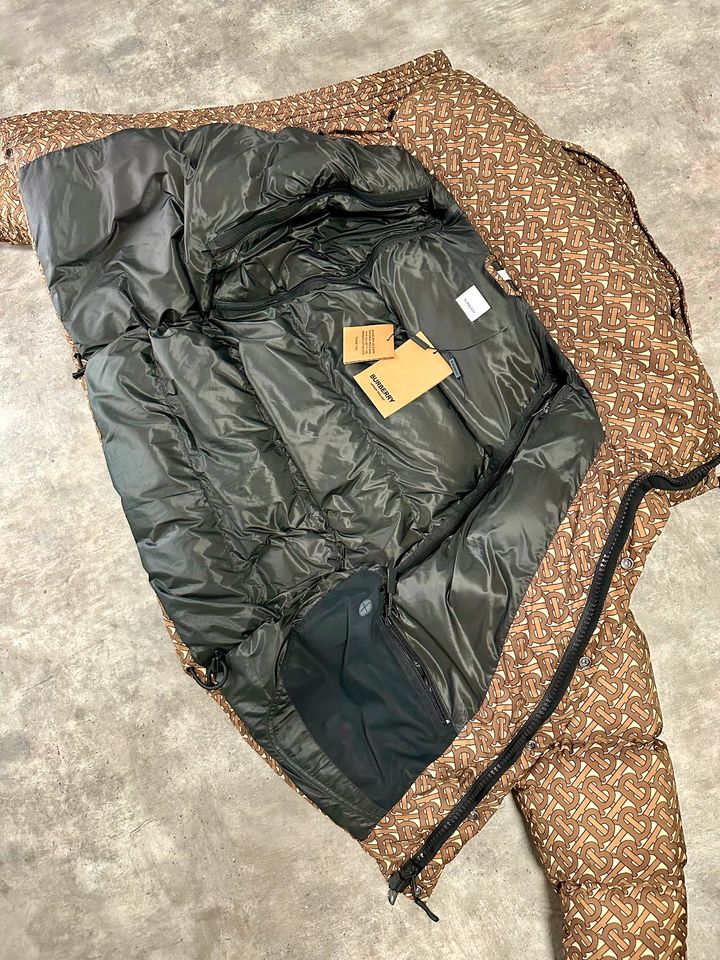 ⭐️ BURBERRY - DAUNENJACKE MIT ABNEHMBAREN ÄRMEL - NP: 1290$ in Witten