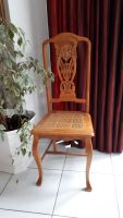 Formschöner Stuhl aus Hartholz mit geschnitzter Rückenlehne Rheinland-Pfalz - Bad Neuenahr-Ahrweiler Vorschau