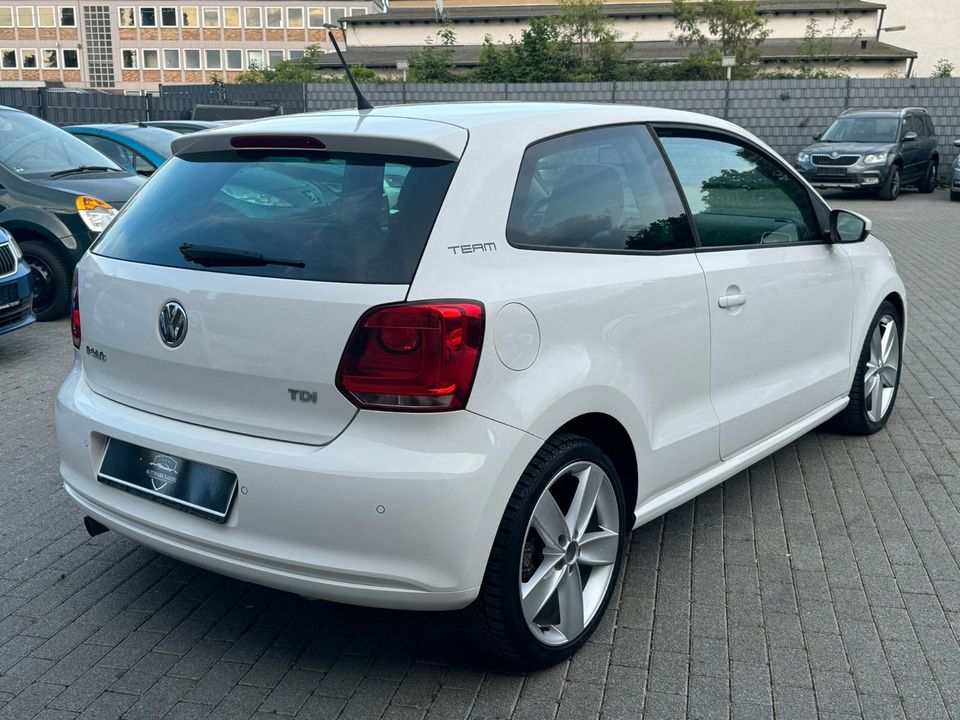 Volkswagen Polo V Team 1.6 TDI*KLIMA*SHZ*PDC*TÜV-NEU* in Kassel