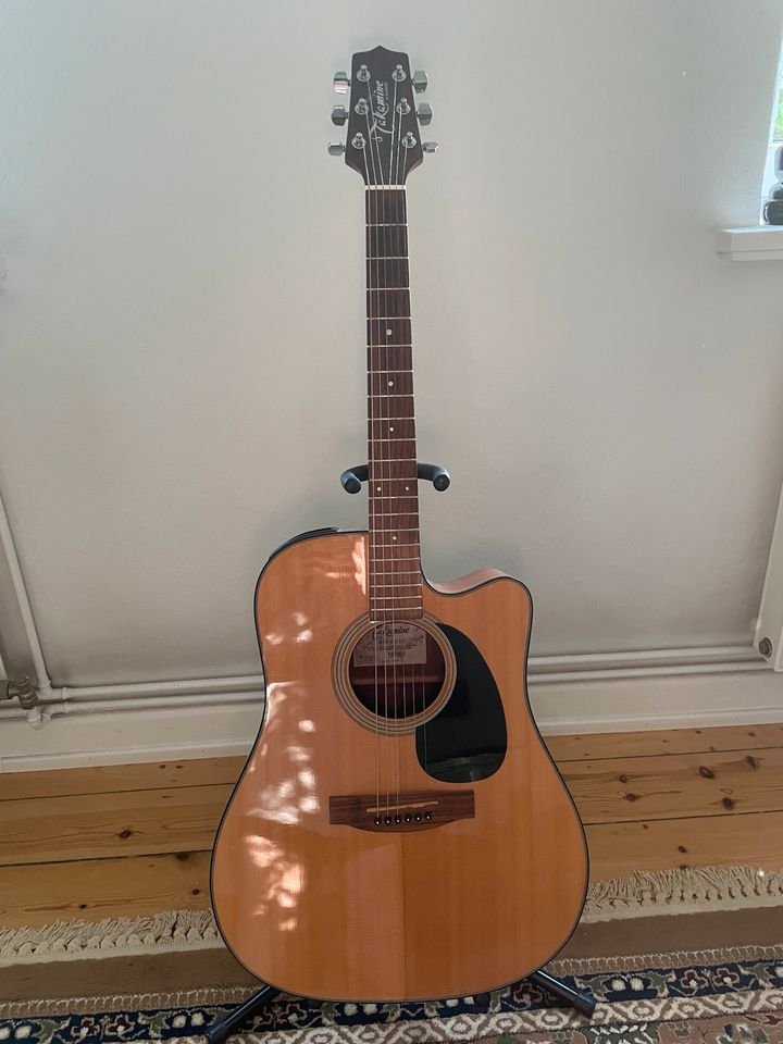 Takamine Gitarre mit Cutaway EG320 C in Hamburg