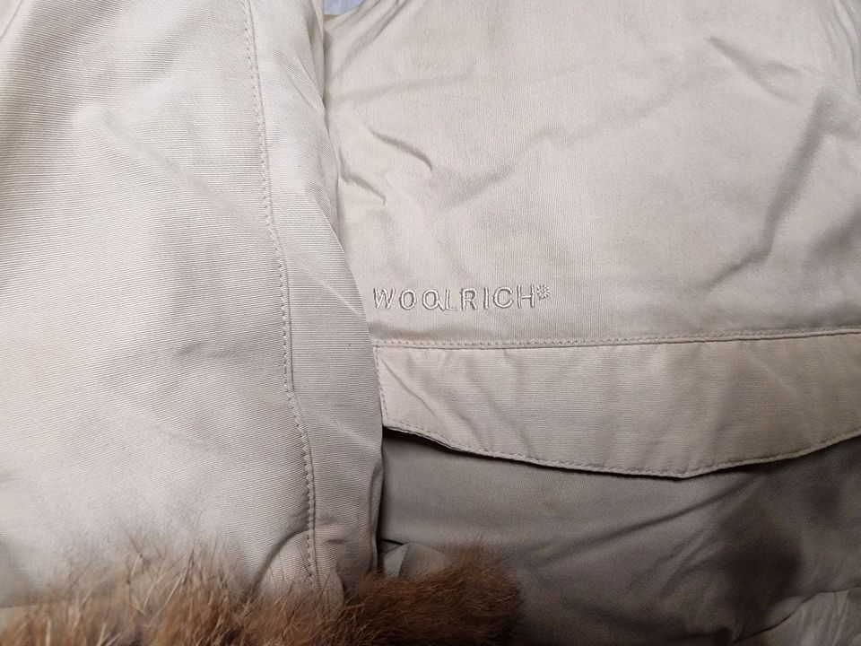 Original Woolrich Daunenmantel Bouldercoat Beige / Sand Gr. XL in Hamburg