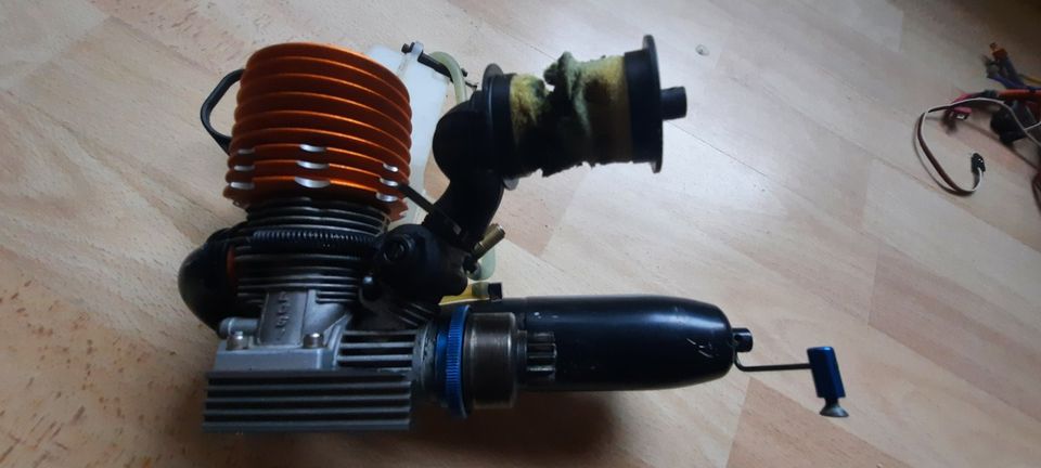 thunder tiger s28 4,6 ccm und losi RC verbrenner motor je 100 € in Dortmund