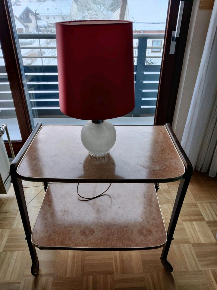 Set Beistelltisch und Lampe Retro in Petersberg