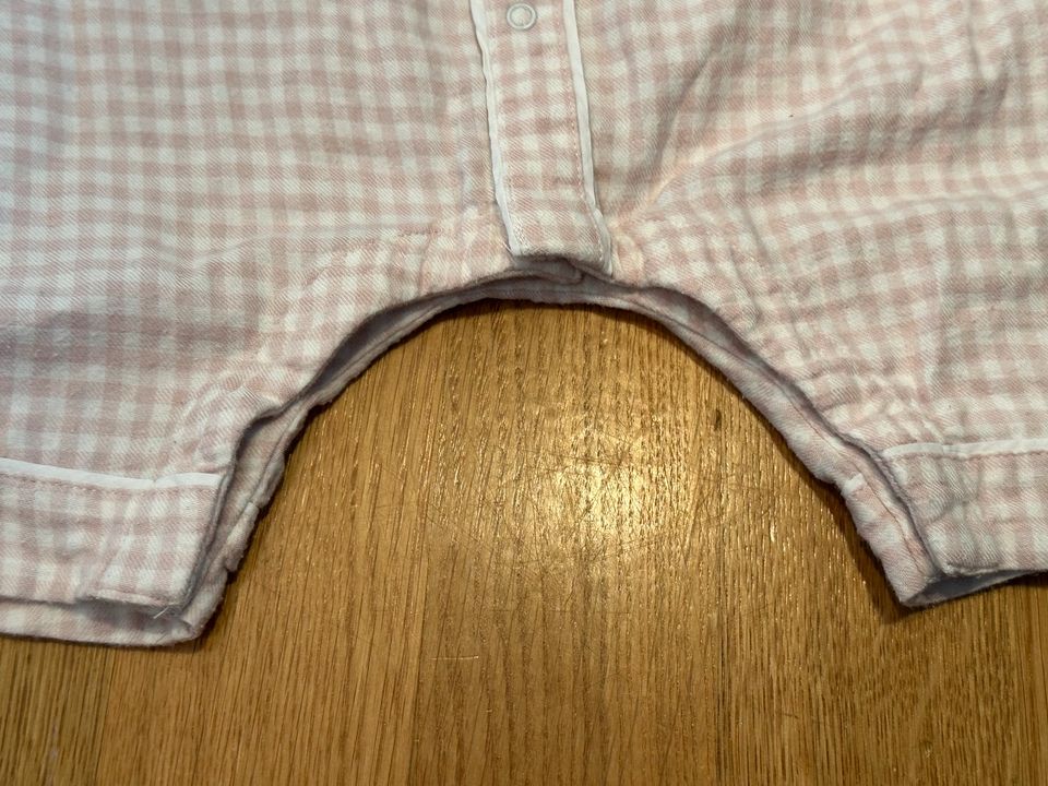 Baby Schlafanzug Strampler Gr.68 von CYRILLUS Paris, rosa-weiß in München