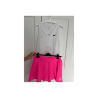 Nike Top Bidi Badu Rock Pink Weiß NEU Niedersachsen - Hagen am Teutoburger Wald Vorschau