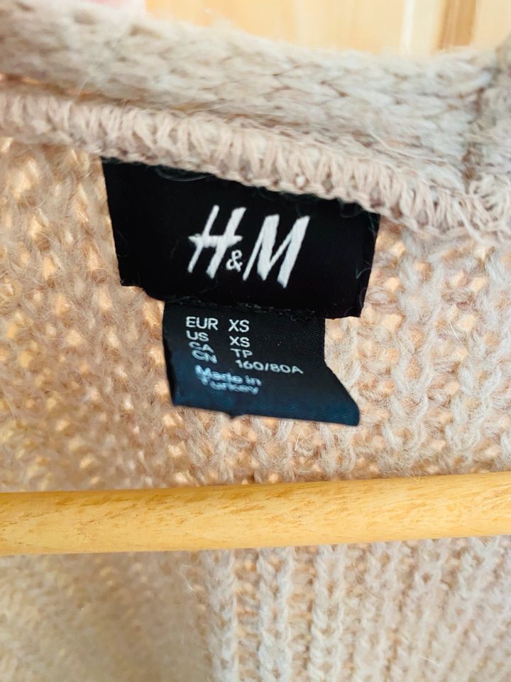 H&M Strickjacke xs beige in Tremsbüttel