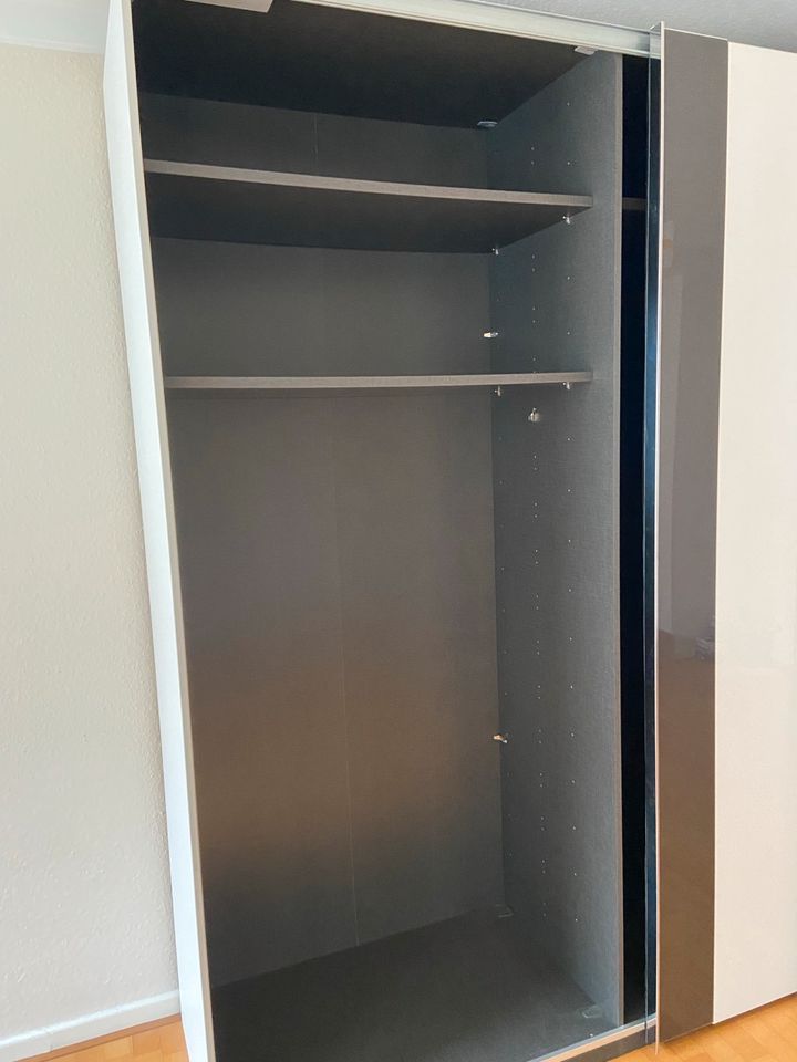 Schwebetürenschrank wie NEU in Ratingen