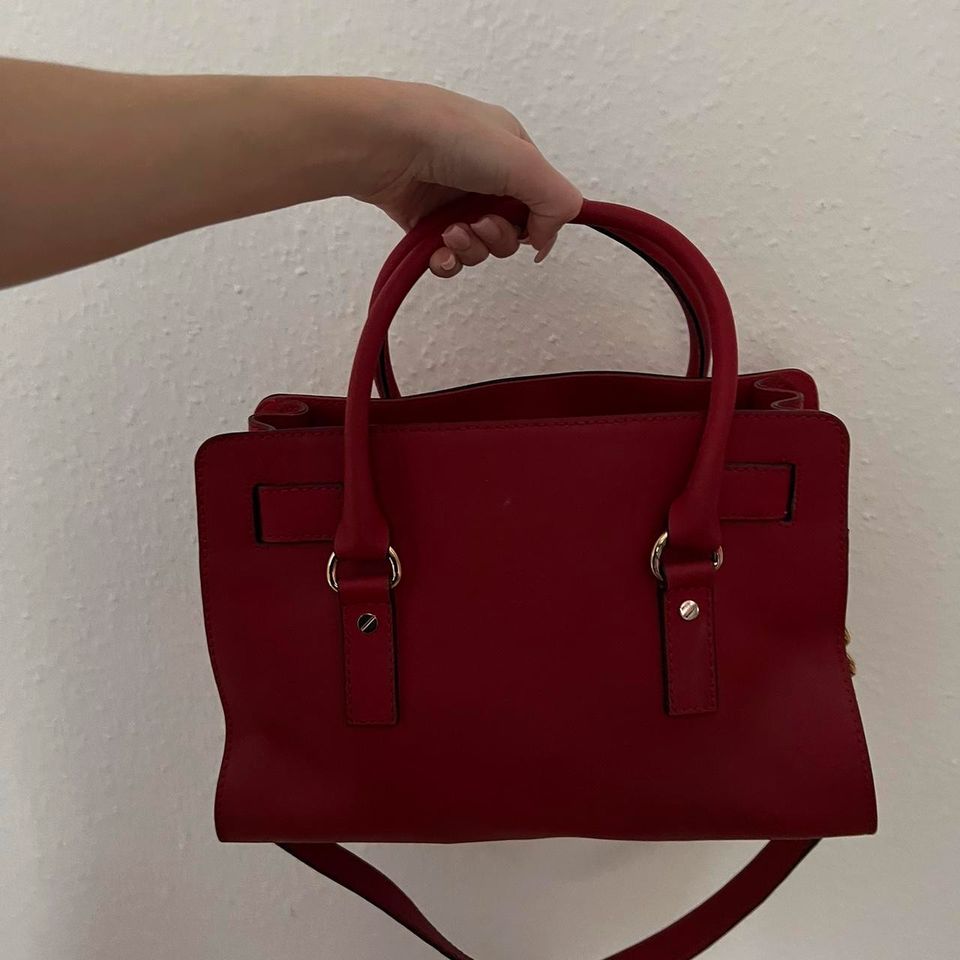 Michael Kors Tasche rot in Wolmirstedt