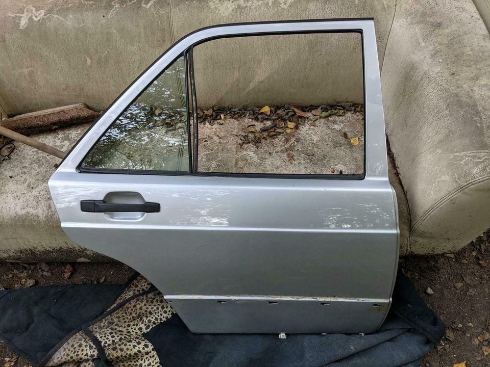 Mercedes 190e Tür Silber 722 hinten rechts Fensterheber in Oberhausen