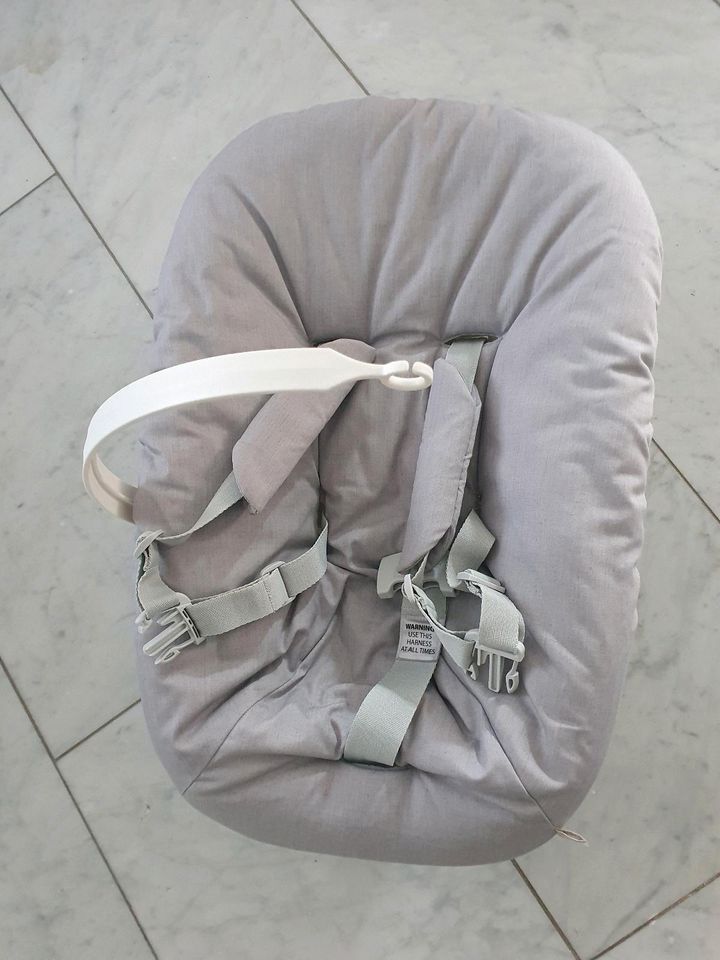 Stokke Tripp Trapp Newborn Neugeborenenaufsatz in Niederkassel