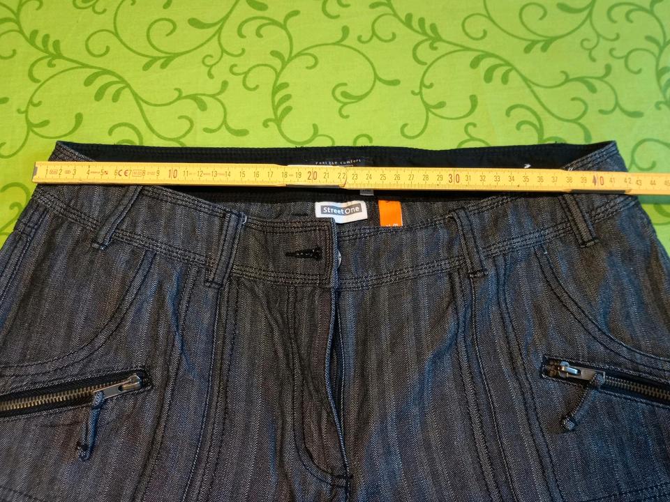 Street One Elly Gr. 42  Hose Bermuda Capri NEUWERTIG in Altheim (bei Riedlingen)