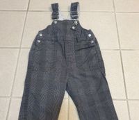 Esprit Baby Latzhose mit kleinen Taschen Gr. 62 München - Schwabing-Freimann Vorschau