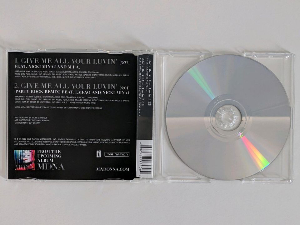 CD Maxi Single - Madonna - Give Me All Your Luvin' - (2 Tracks) in Bielefeld