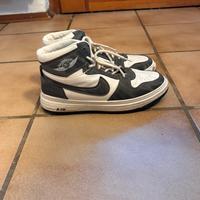 Nike Schaft Schuhe Fashion Größe 41 Silber Weiß Super Erhalten Hessen - Otzberg Vorschau