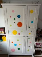 Hemnes Kleiderschrank mit Reling (massiv, altes Modell) Hannover - Ricklingen Vorschau