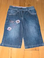 Kurze Jeanshose Hose Jeans Blumen Mädchen 92 88 104 Hessen - Wabern Vorschau