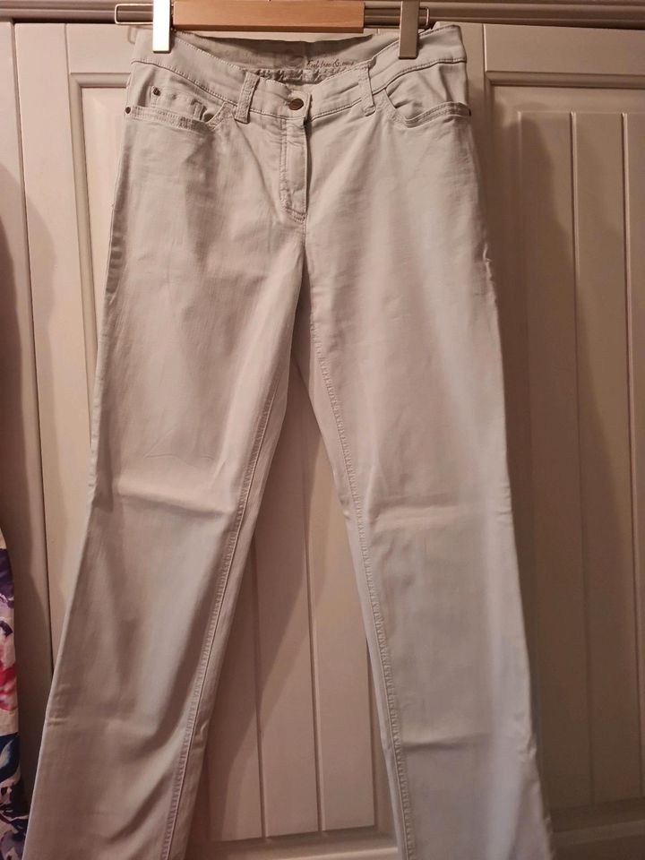 Gerrry  Weber Jeans beige Lang Gr .40 Romy in Wasserburg am Inn