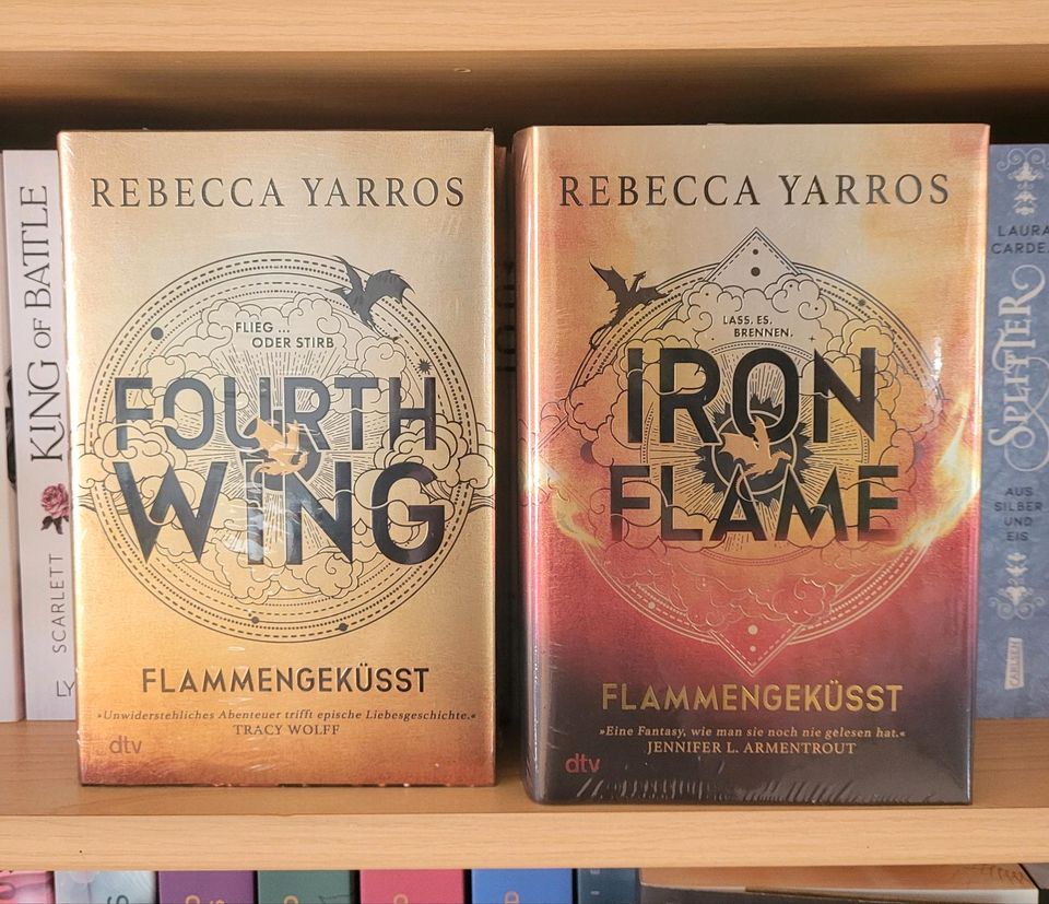 Fourth Wing und Iron Flame Bücherbüchse in Pyrbaum