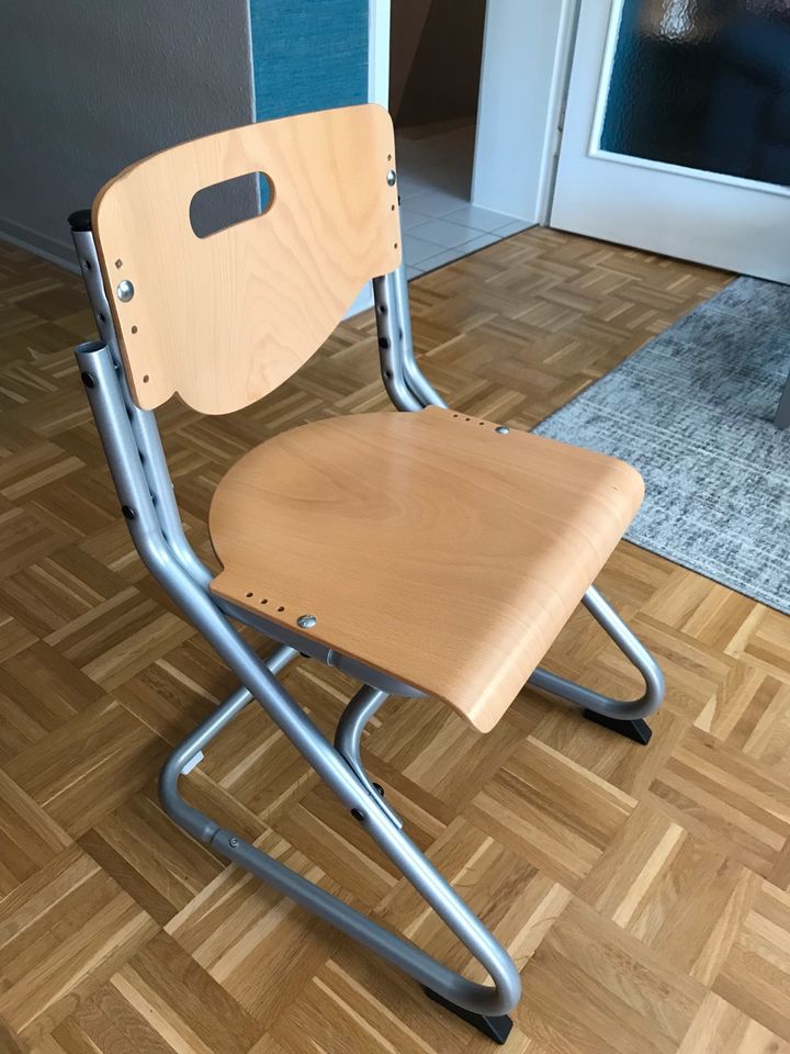 Stuhl - mitwachsend in Schenefeld